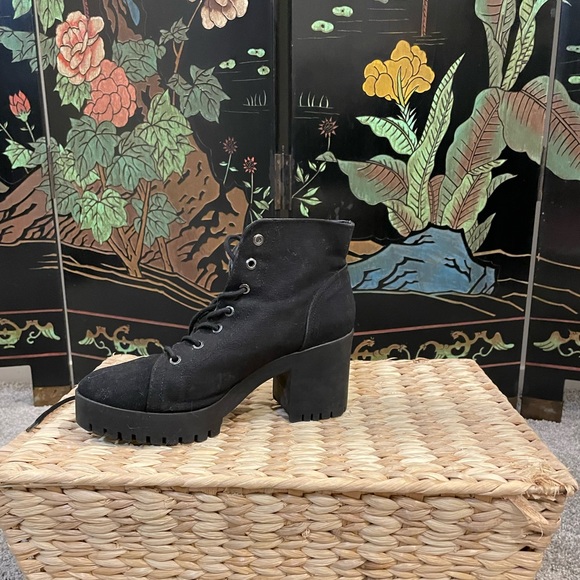 Forever 21 lace up canvas bootie - Picture 2 of 3